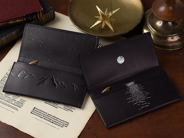シーナリーオブザコメットシリーズ長財布のアルプス柄・月と海柄のペアイメージ写真
