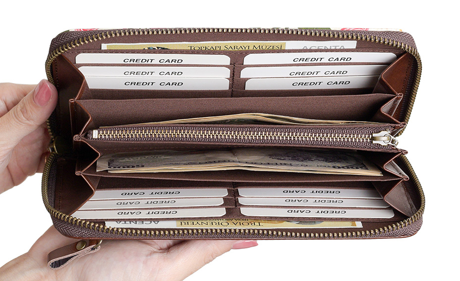 長財布と二つ折り財布、どっちがいい？スタッフおすすめ“女性視点”の選び方